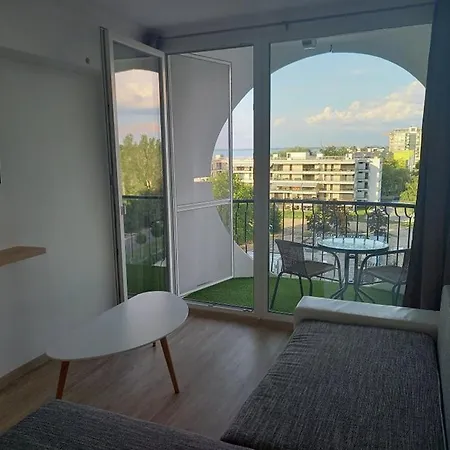 Miller Apartman Ezüstpart *